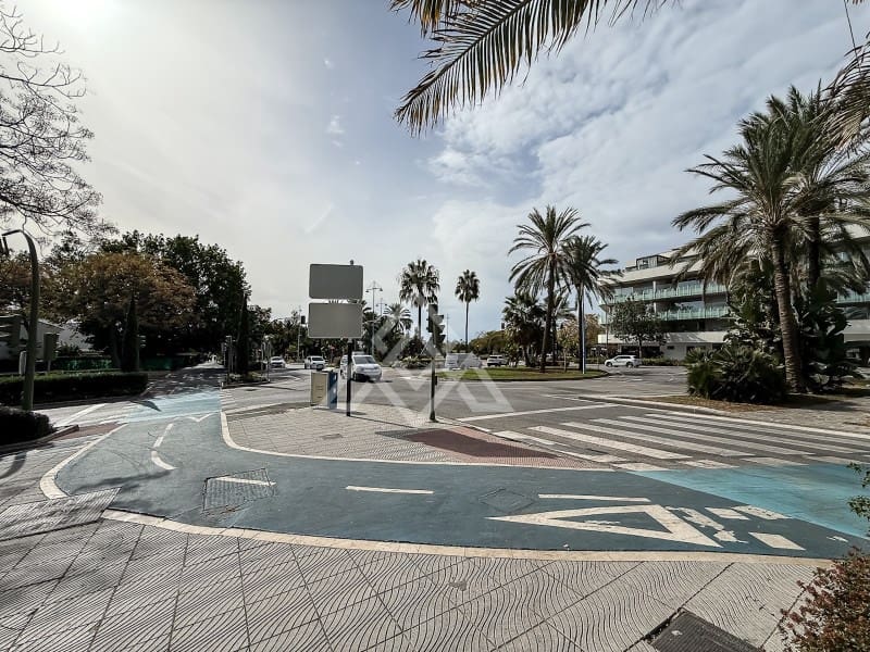 Apartamento de 3 habitaciones en San Pedro de Alcantara en venta con piscina garaje - 690.000 € (Ref: 10184672)
