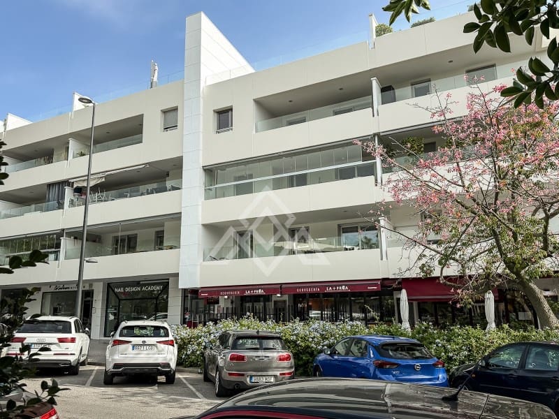 Apartamento de 3 habitaciones en San Pedro de Alcantara en venta con piscina garaje - 690.000 € (Ref: 10184672)