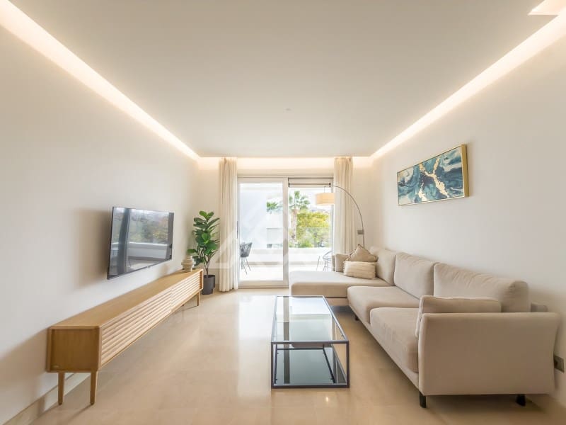 Apartamento de 3 habitaciones en San Pedro de Alcantara en venta con piscina garaje - 650.000 € (Ref: 10184673)