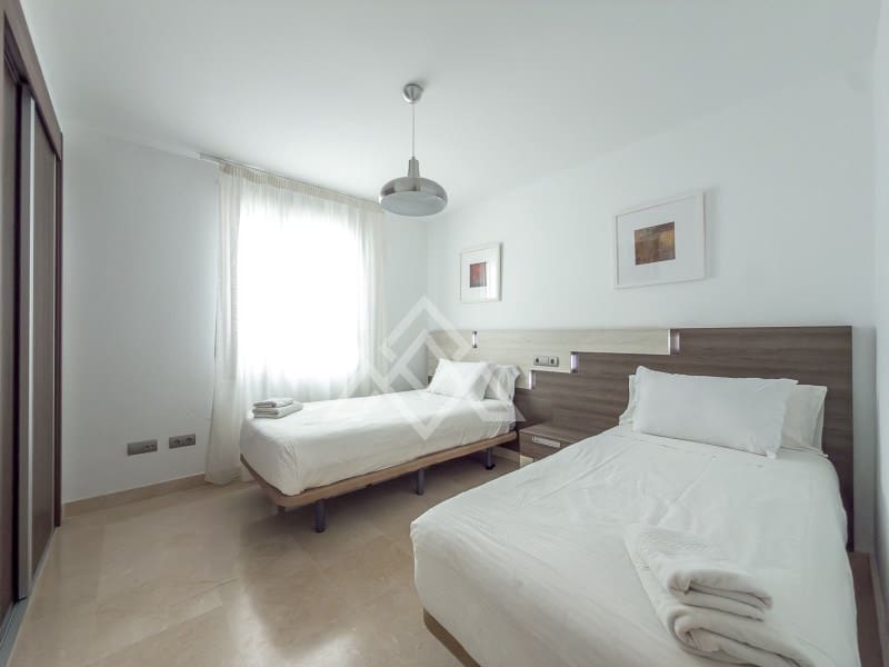 Apartamento de 3 habitaciones en San Pedro de Alcantara en venta con piscina garaje - 650.000 € (Ref: 10184673)