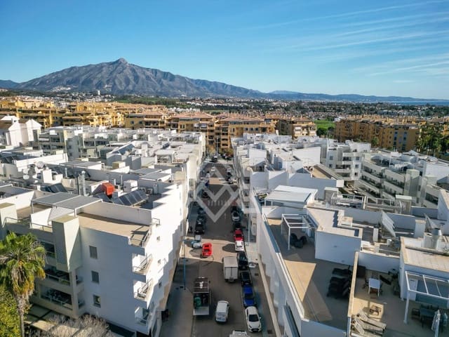 Apartamento de 3 habitaciones en San Pedro de Alcantara, Marbella en venta con piscina garaje - 650.000 € (Ref: 10184673)