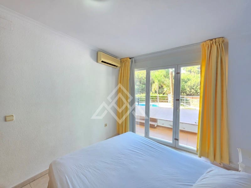 1 slaapkamer Appartement te koop in Calahonda - € 340.000 (Ref: 10187000)