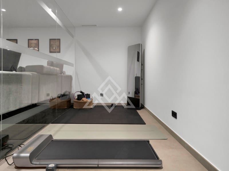 4 makuuhuone Huvila myytävänä paikassa Benahavis mukana uima-altaan 
autotalli - 4 250 000 € (Ref: 8796127)