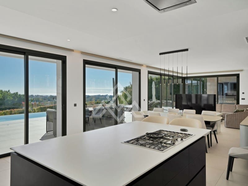 4 makuuhuone Huvila myytävänä paikassa Benahavis mukana uima-altaan 
autotalli - 4 250 000 € (Ref: 8796127)