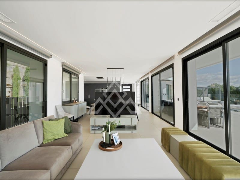 4 makuuhuone Huvila myytävänä paikassa Benahavis mukana uima-altaan 
autotalli - 4 250 000 € (Ref: 8796127)