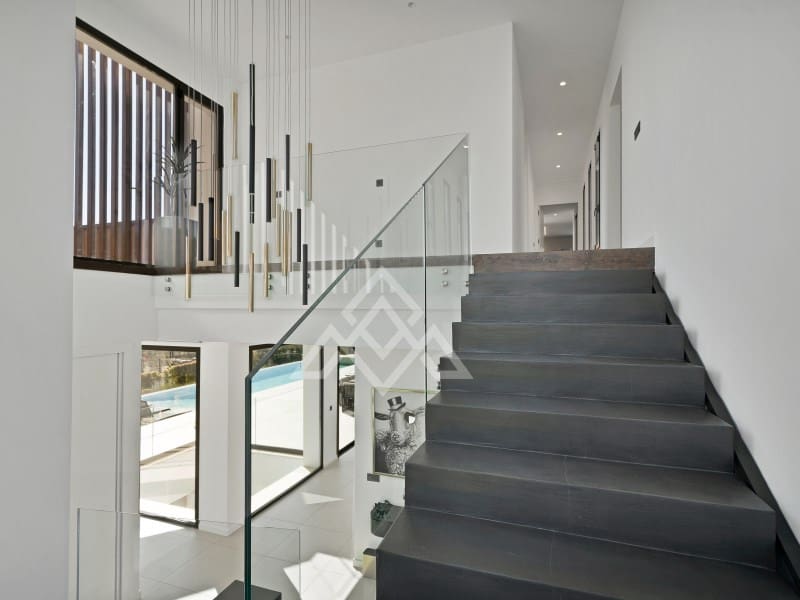 4 makuuhuone Huvila myytävänä paikassa Benahavis mukana uima-altaan 
autotalli - 4 250 000 € (Ref: 8796127)