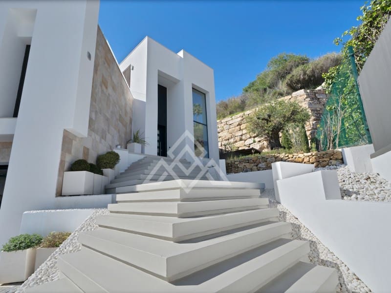 4 makuuhuone Huvila myytävänä paikassa Benahavis mukana uima-altaan 
autotalli - 4 250 000 € (Ref: 8796127)