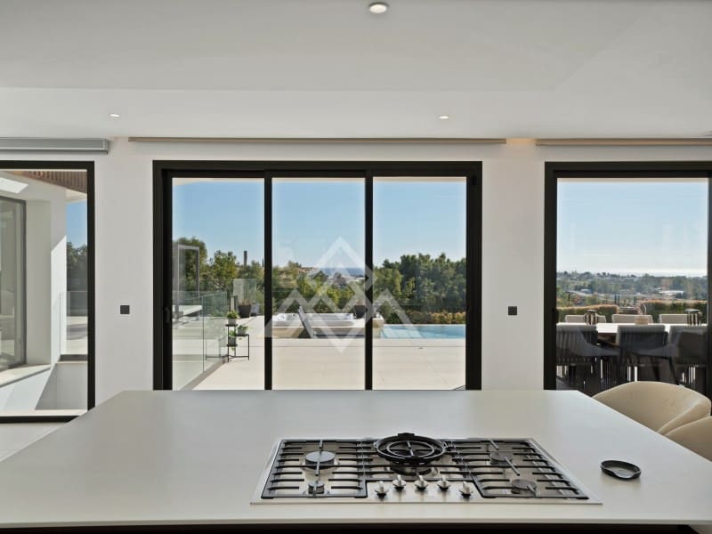 4 makuuhuone Huvila myytävänä paikassa Benahavis mukana uima-altaan 
autotalli - 4 250 000 € (Ref: 8796127)