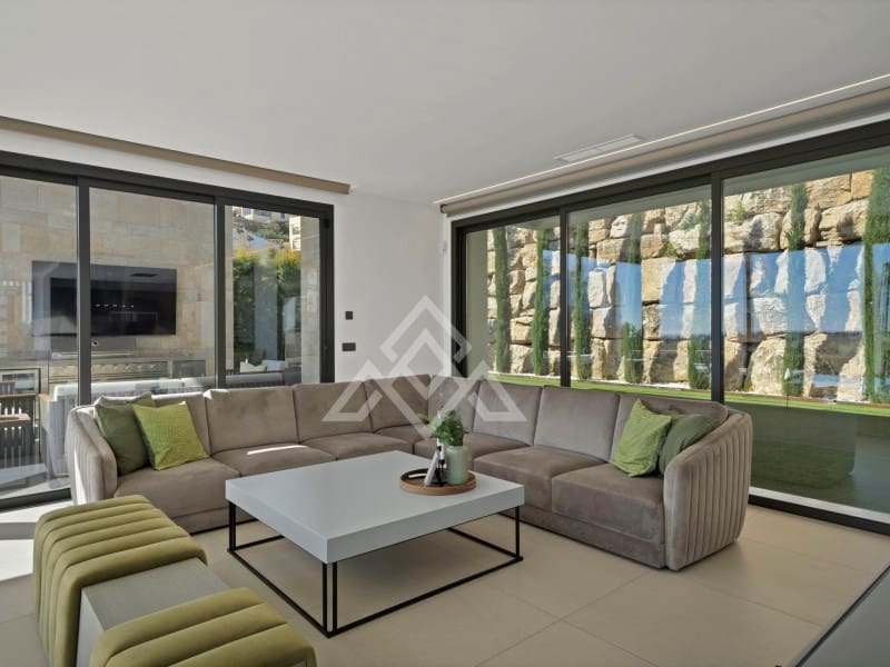 4 makuuhuone Huvila myytävänä paikassa Benahavis mukana uima-altaan 
autotalli - 4 250 000 € (Ref: 8796127)