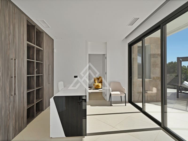 4 makuuhuone Huvila myytävänä paikassa Benahavis mukana uima-altaan 
autotalli - 4 250 000 € (Ref: 8796127)