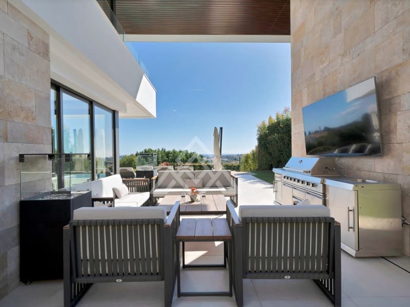 4 makuuhuone Huvila myytävänä paikassa Benahavis mukana uima-altaan 
autotalli - 4 250 000 € (Ref: 8796127)