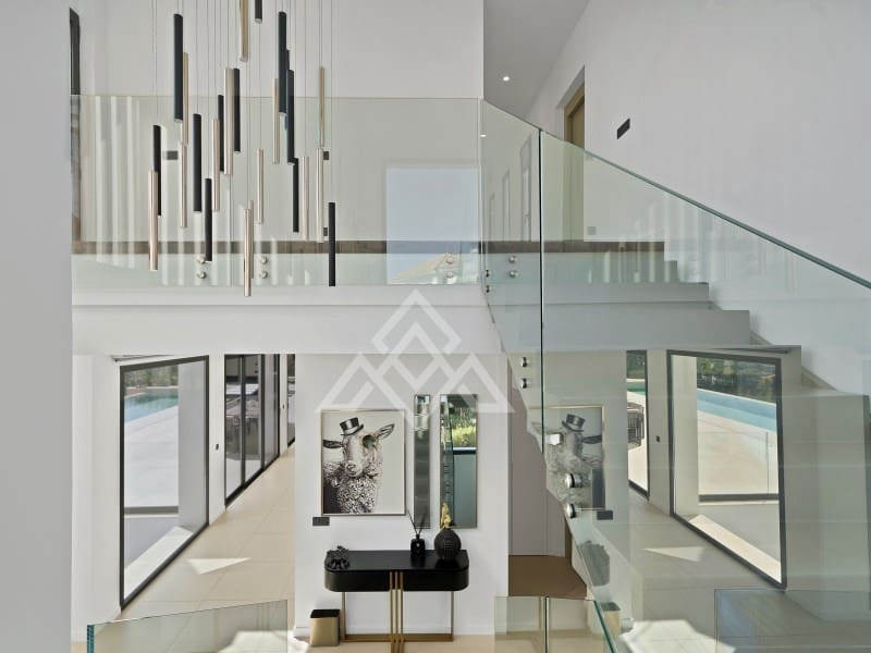 4 makuuhuone Huvila myytävänä paikassa Benahavis mukana uima-altaan 
autotalli - 4 250 000 € (Ref: 8796127)