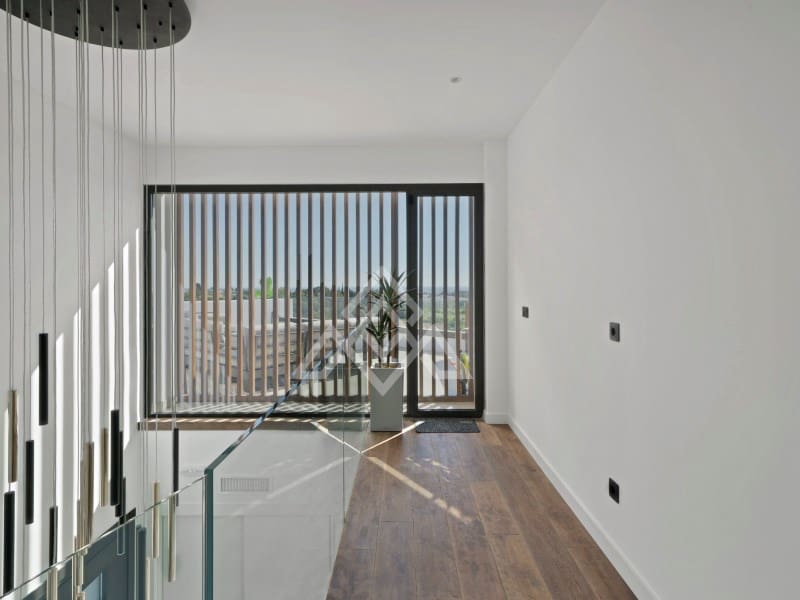 4 makuuhuone Huvila myytävänä paikassa Benahavis mukana uima-altaan 
autotalli - 4 250 000 € (Ref: 8796127)