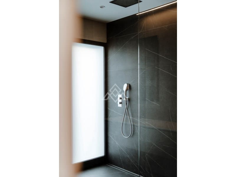 4 makuuhuone Huvila myytävänä paikassa Benahavis mukana uima-altaan 
autotalli - 4 250 000 € (Ref: 8796127)