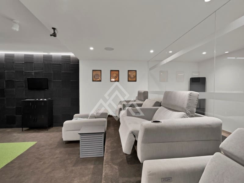 4 makuuhuone Huvila myytävänä paikassa Benahavis mukana uima-altaan 
autotalli - 4 250 000 € (Ref: 8796127)