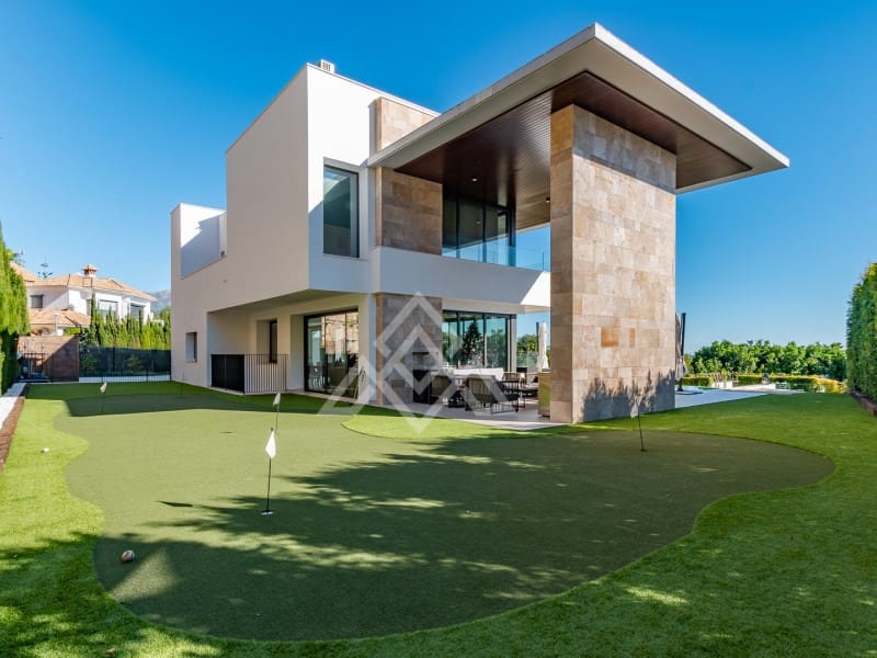 4 makuuhuone Huvila myytävänä paikassa Benahavis mukana uima-altaan 
autotalli - 4 250 000 € (Ref: 8796127)