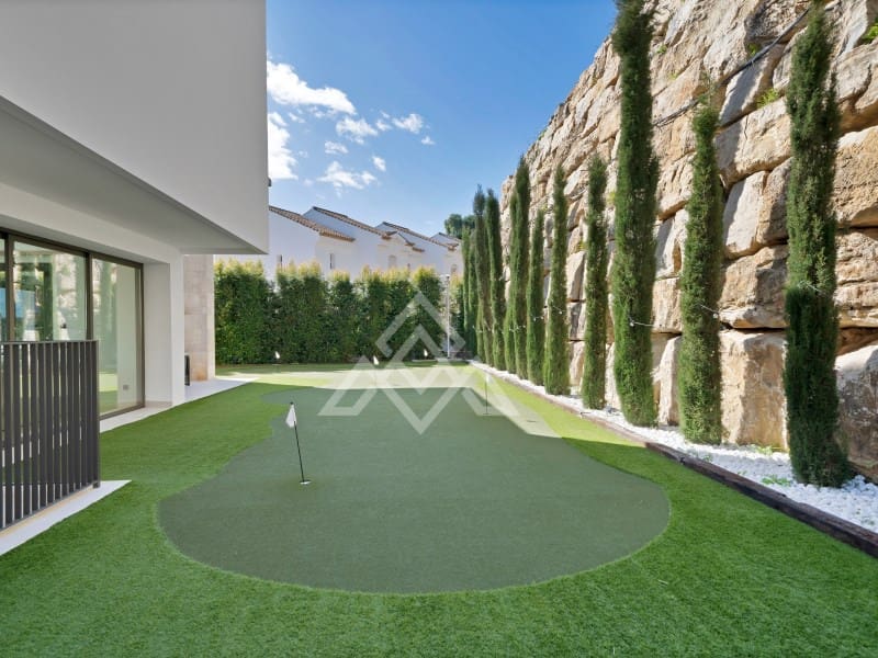 4 makuuhuone Huvila myytävänä paikassa Benahavis mukana uima-altaan 
autotalli - 4 250 000 € (Ref: 8796127)