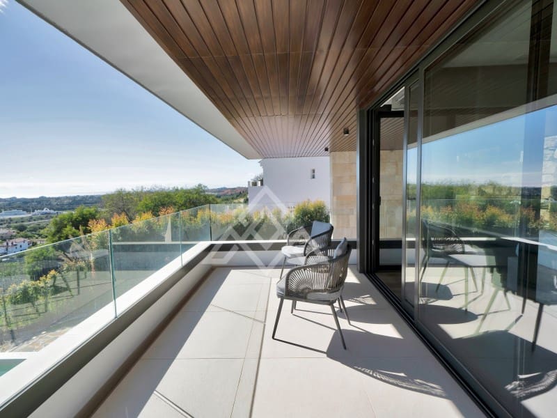 4 makuuhuone Huvila myytävänä paikassa Benahavis mukana uima-altaan 
autotalli - 4 250 000 € (Ref: 8796127)