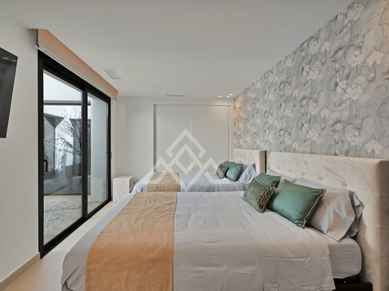 4 makuuhuone Huvila myytävänä paikassa Benahavis mukana uima-altaan 
autotalli - 4 250 000 € (Ref: 8796127)