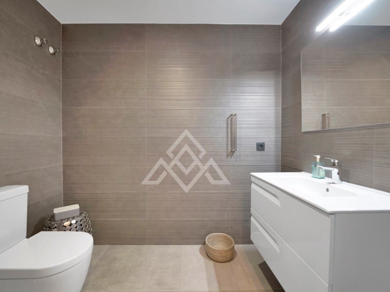 4 makuuhuone Huvila myytävänä paikassa Benahavis mukana uima-altaan 
autotalli - 4 250 000 € (Ref: 8796127)