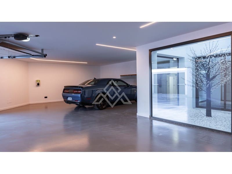 4 makuuhuone Huvila myytävänä paikassa Benahavis mukana uima-altaan 
autotalli - 4 250 000 € (Ref: 8796127)