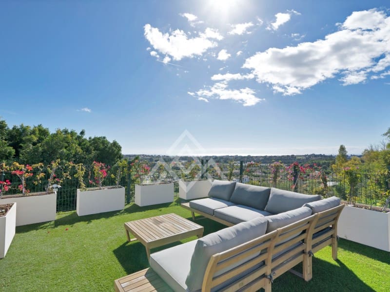 4 makuuhuone Huvila myytävänä paikassa Benahavis mukana uima-altaan 
autotalli - 4 250 000 € (Ref: 8796127)