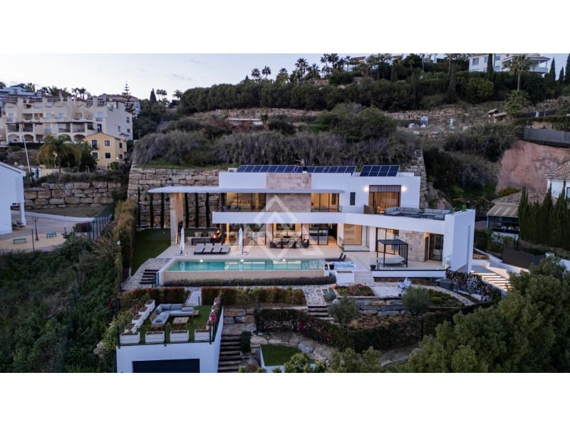 4 makuuhuone Huvila myytävänä paikassa Benahavis mukana uima-altaan 
autotalli - 4 250 000 € (Ref: 8796127)