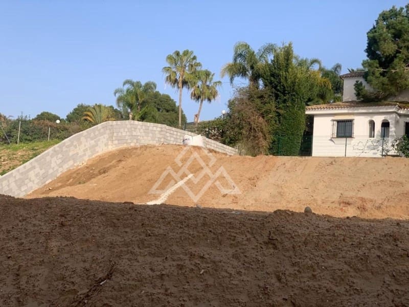 Grunde uden byggetilladelser til salg i Marbella - € 1.200.000 (Ref: 8799747)