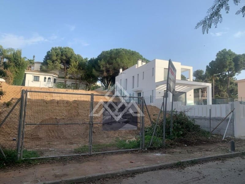 Grunde uden byggetilladelser til salg i Marbella - € 1.200.000 (Ref: 8799747)