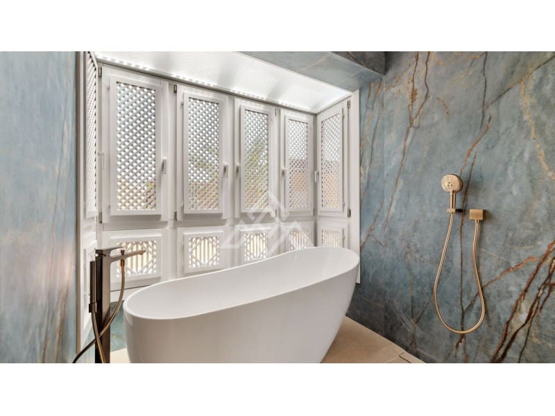 4 soveværelse Penthouse til salg i Marbella med swimmingpool - € 5.350.000 (Ref: 8799754)