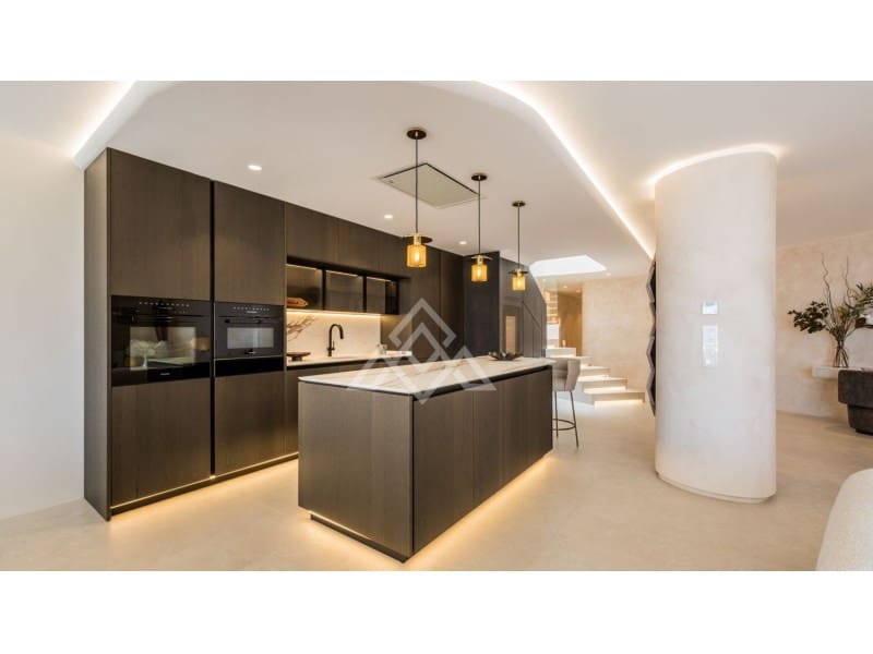 4 soveværelse Penthouse til salg i Marbella med swimmingpool - € 5.350.000 (Ref: 8799754)