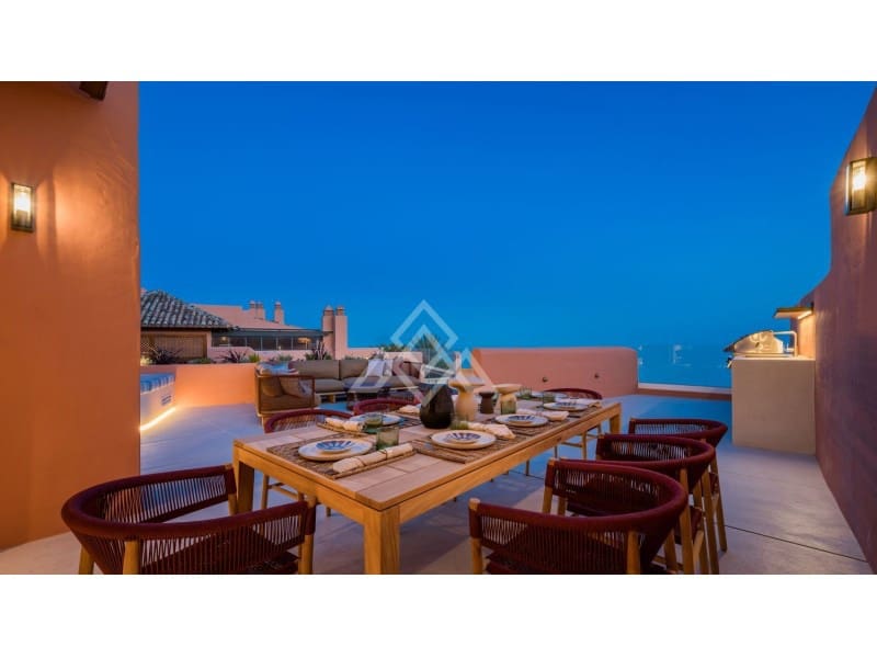 4 soveværelse Penthouse til salg i Marbella med swimmingpool - € 5.350.000 (Ref: 8799754)