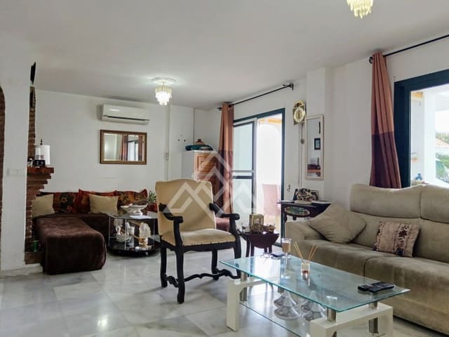 3 soveværelse Lejlighed til salg i Zona Centro Comercial Torrequebrada, Benalmádena - € 420.000 (Ref: 8799758)