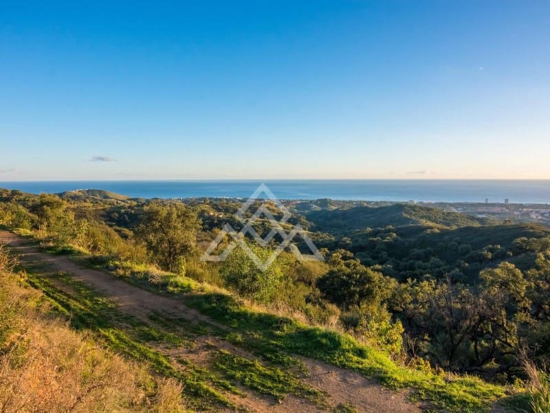 Rakentamaton maa myytävänä paikassa Ojen - 9 000 000 € (Ref: 8799760)