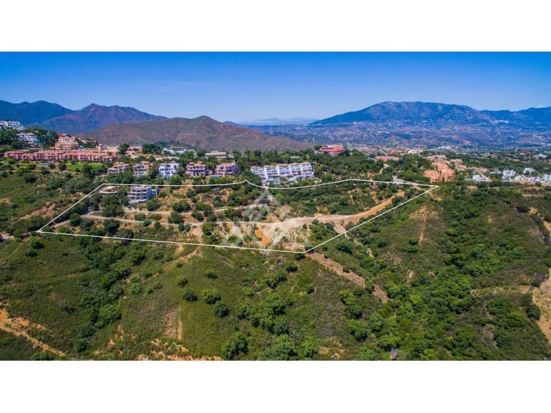 Rakentamaton maa myytävänä paikassa Ojen - 9 000 000 € (Ref: 8799760)