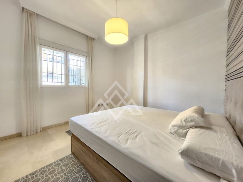 2 soveværelse Lejlighed til salg i Aloha Golf med swimmingpool - € 400.000 (Ref: 8799763)