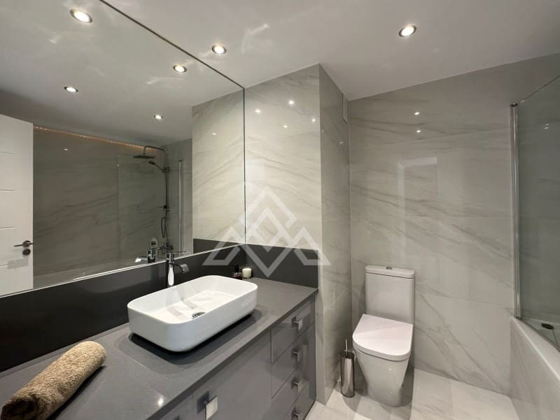 2 makuuhuone Huoneisto myytävänä paikassa Estepona mukana uima-altaan - 425 000 € (Ref: 8799769)