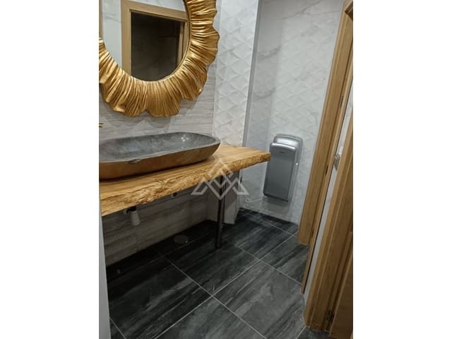 Commercieel te koop in Puerto Marina, Benalmádena - € 720.000 (Ref: 8799770)