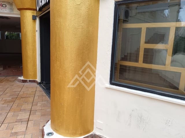 Commercieel te koop in Puerto Marina, Benalmádena - € 720.000 (Ref: 8799770)