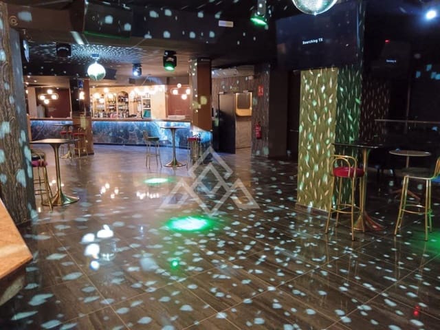 Commercieel te koop in Puerto Marina, Benalmádena - € 720.000 (Ref: 8799770)