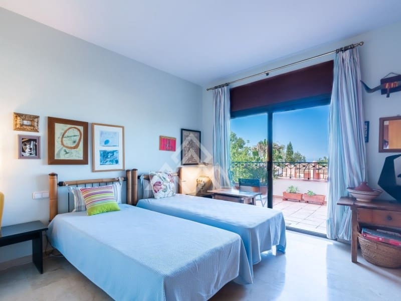 4 chambre Penthouse à vendre à Marbella avec piscine garage - 2 490 000 € (Ref: 8799776)