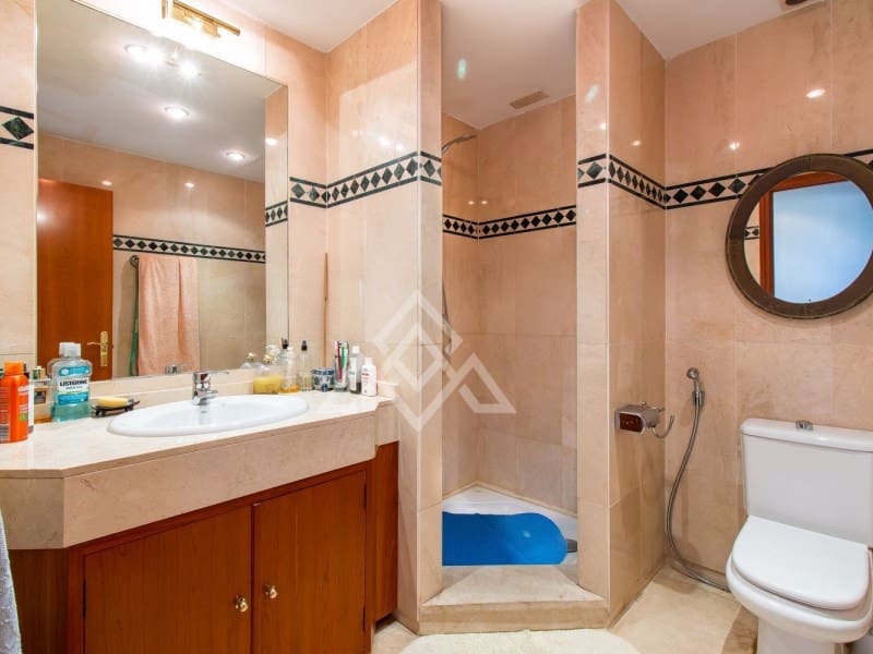 4 chambre Penthouse à vendre à Marbella avec piscine garage - 2 490 000 € (Ref: 8799776)