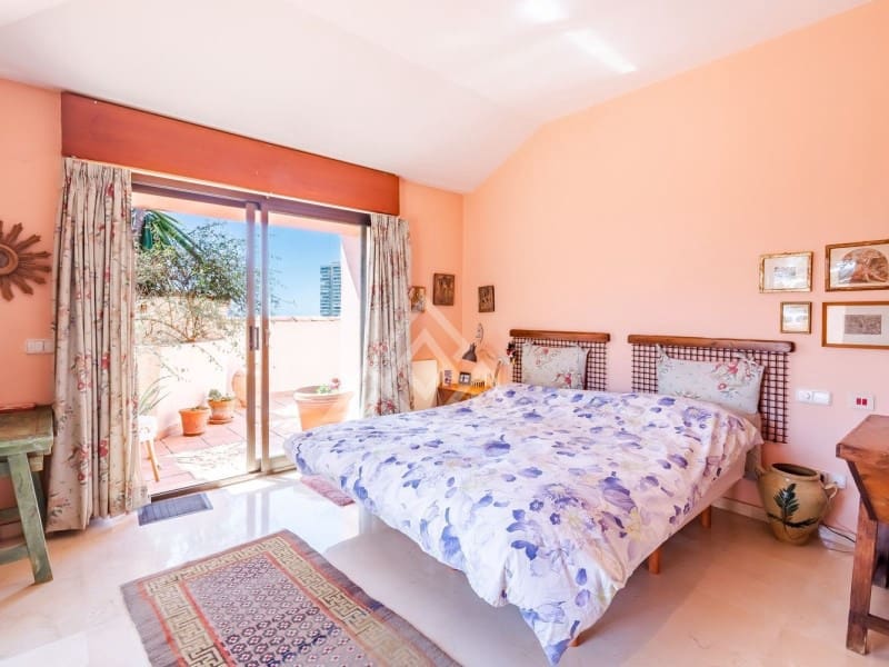 4 chambre Penthouse à vendre à Marbella avec piscine garage - 2 490 000 € (Ref: 8799776)