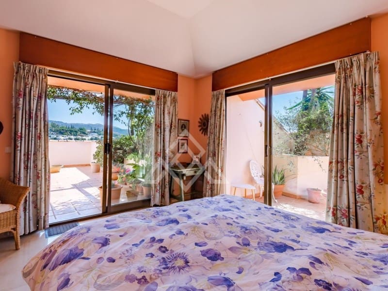 4 chambre Penthouse à vendre à Marbella avec piscine garage - 2 490 000 € (Ref: 8799776)