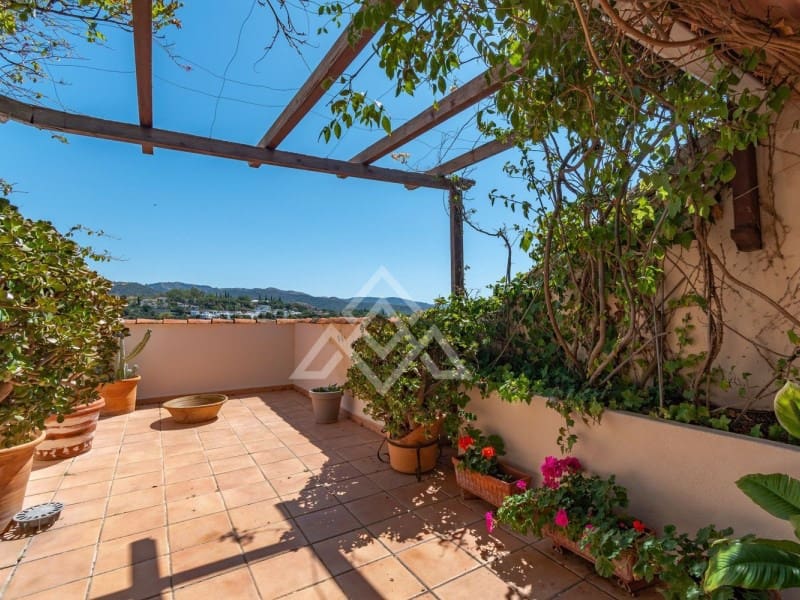 4 chambre Penthouse à vendre à Marbella avec piscine garage - 2 490 000 € (Ref: 8799776)