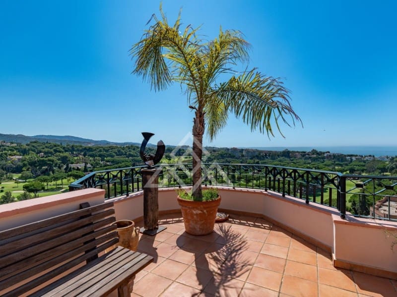 4 chambre Penthouse à vendre à Marbella avec piscine garage - 2 490 000 € (Ref: 8799776)