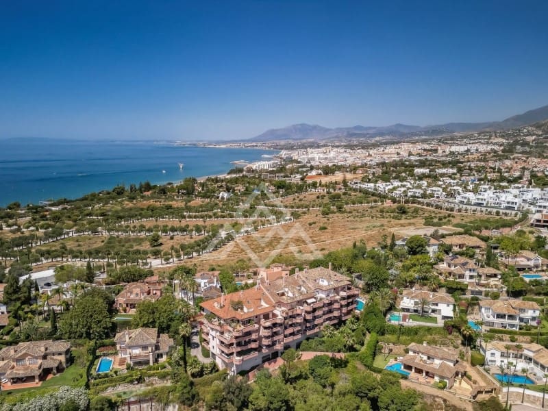 4 chambre Penthouse à vendre à Marbella avec piscine garage - 2 490 000 € (Ref: 8799776)