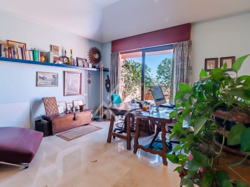 4 chambre Penthouse à vendre à Marbella avec piscine garage - 2 490 000 € (Ref: 8799776)