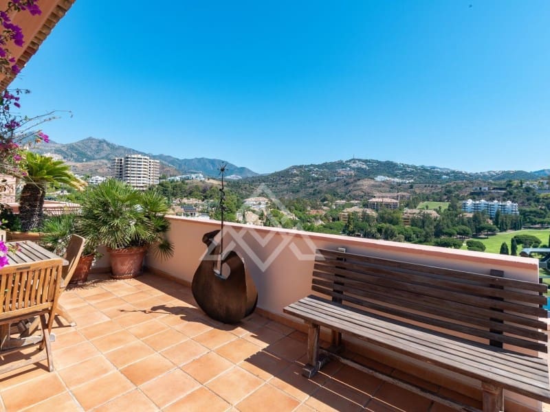 4 chambre Penthouse à vendre à Marbella avec piscine garage - 2 490 000 € (Ref: 8799776)