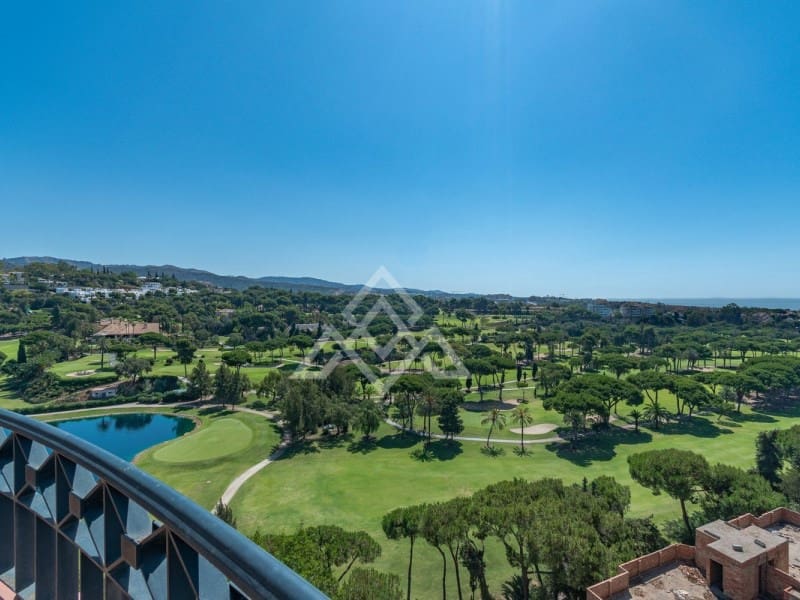 4 chambre Penthouse à vendre à Marbella avec piscine garage - 2 490 000 € (Ref: 8799776)